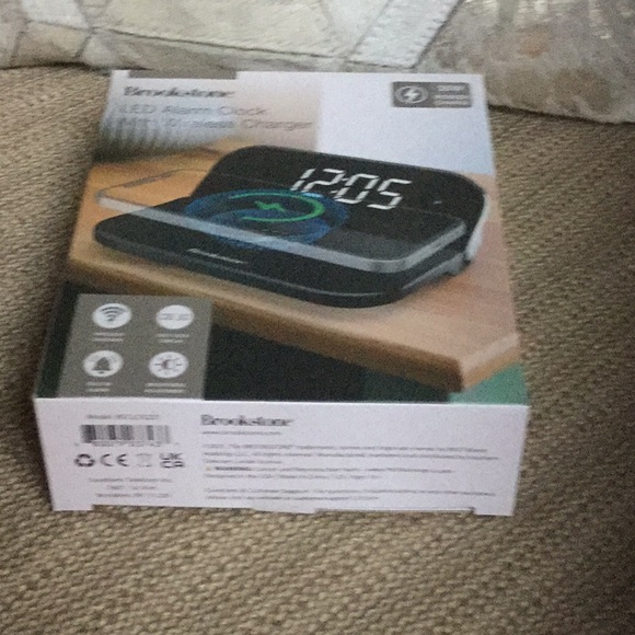 Brookestone led clock charger Christmas gift holiday festival home travel lodge - Picture 4 of 6